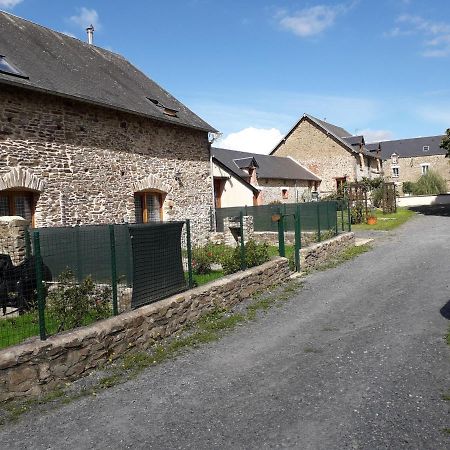 Вілла La Ferme De La Baconnerie Sainte-Marguerite-d'Elle Екстер'єр фото